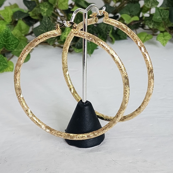 Large Gold Hoop Earrings Shimmer Style Design - Picture 3 of 7